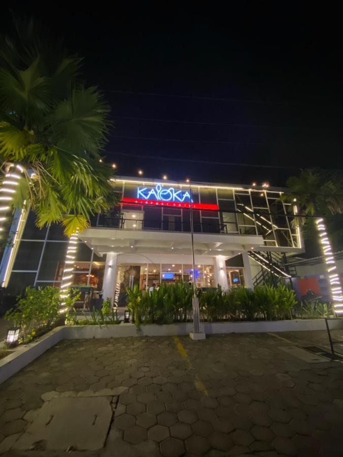 Kaloka Airport Hotel Sumbawa Besar Exterior photo